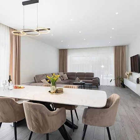 فيلة Vanja إيموتسكي