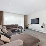 Vanja Villa